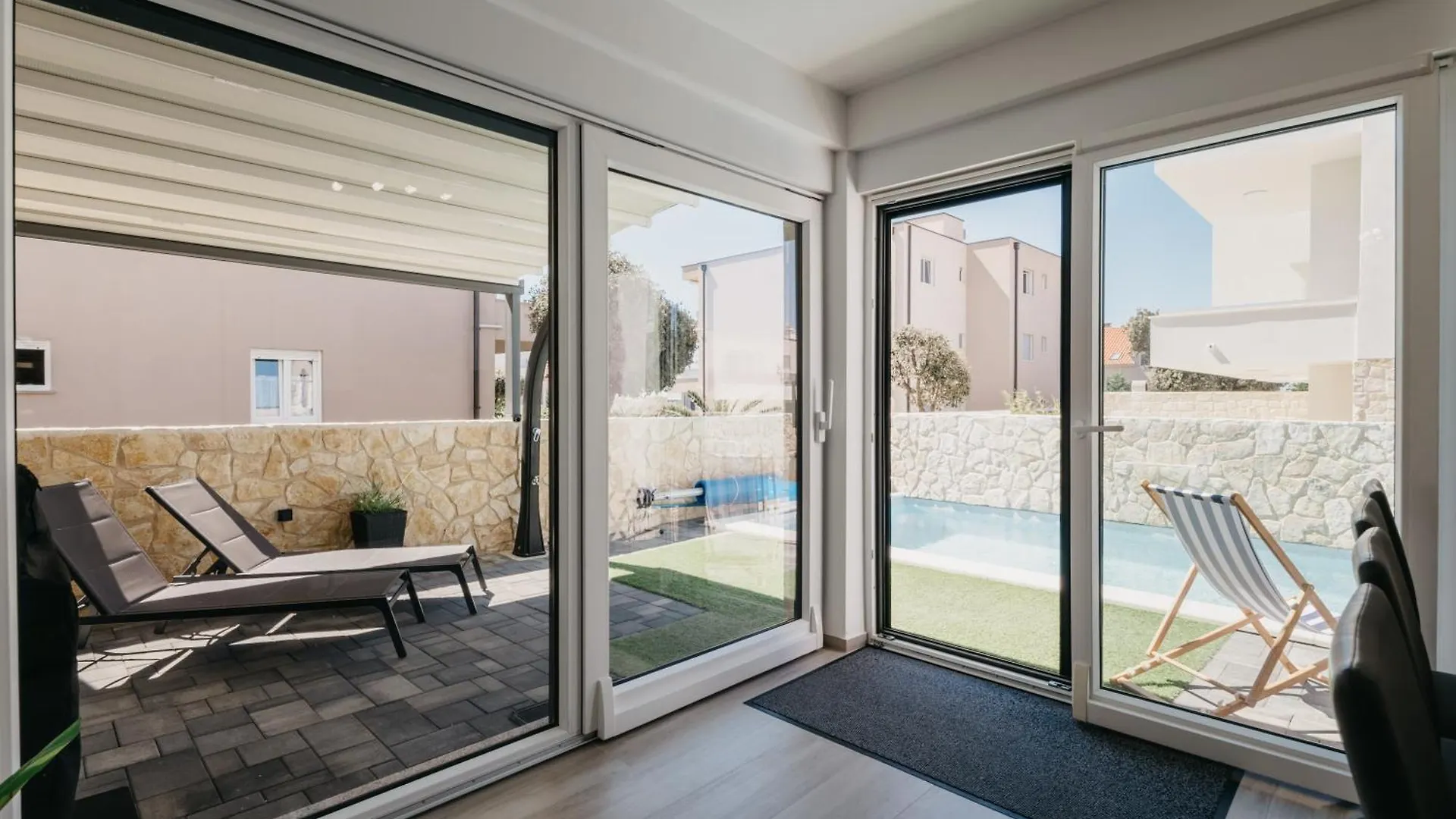 Apartman Villa Rd Mandre - Private Paradise With Pool & Beautiful Garden - Minimum 4-Night Stay