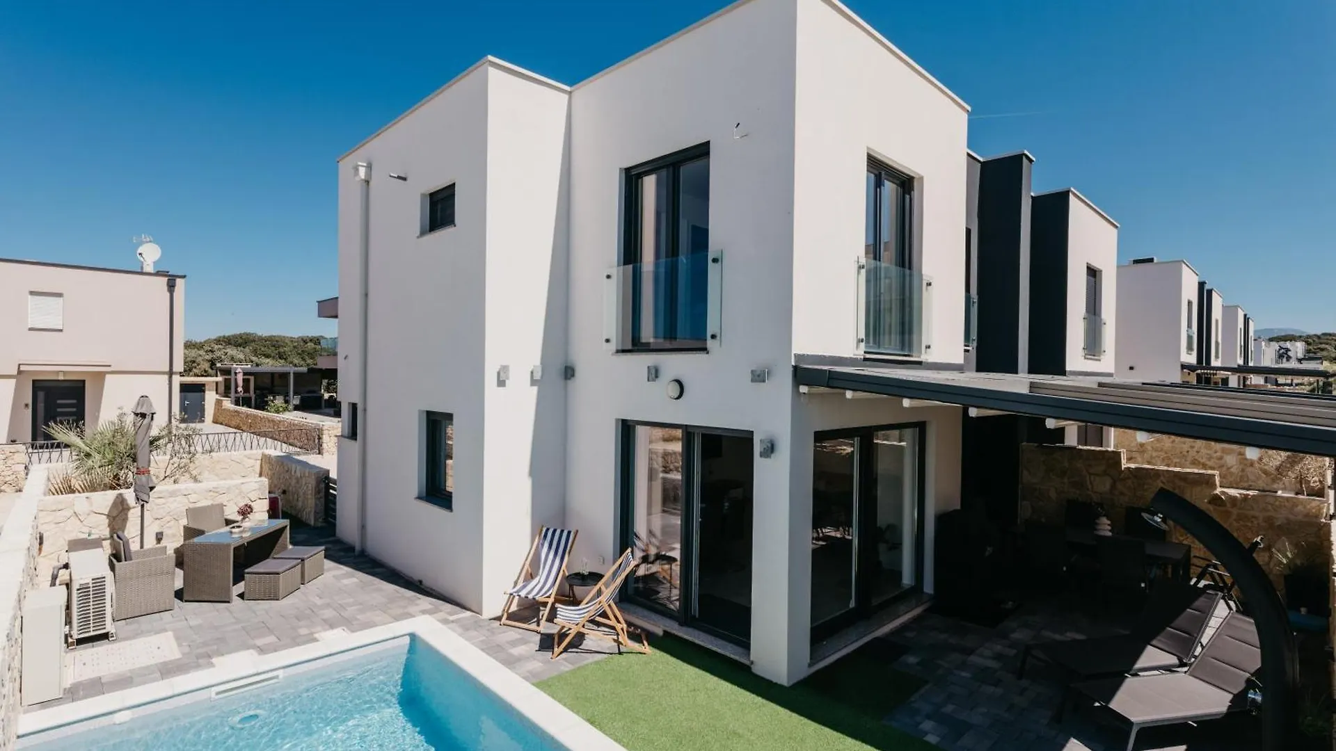 Villa Rd Mandre - Private Paradise With Pool & Beautiful Garden - Minimum 4-Night Stay
