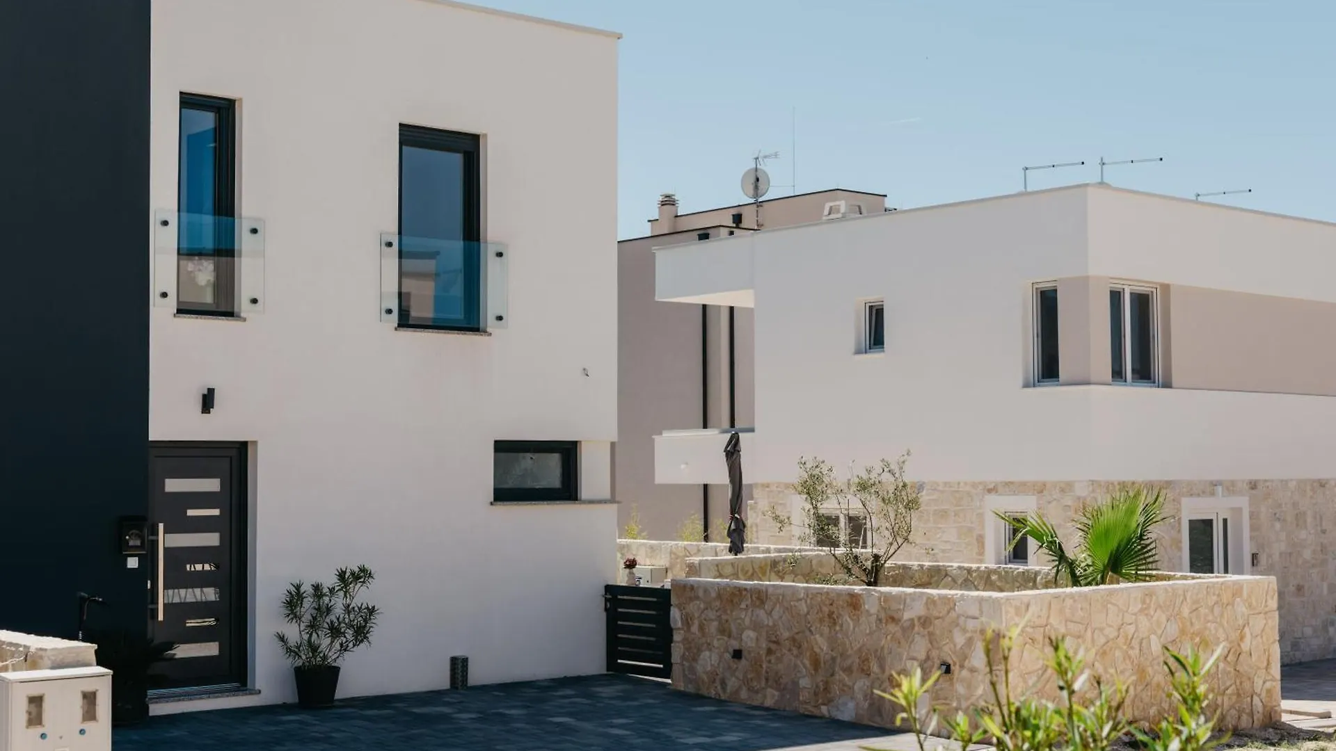 Villa Rd Mandre - Private Paradise With Pool & Beautiful Garden - Minimum 4-Night Stay 0*,  Horvátország